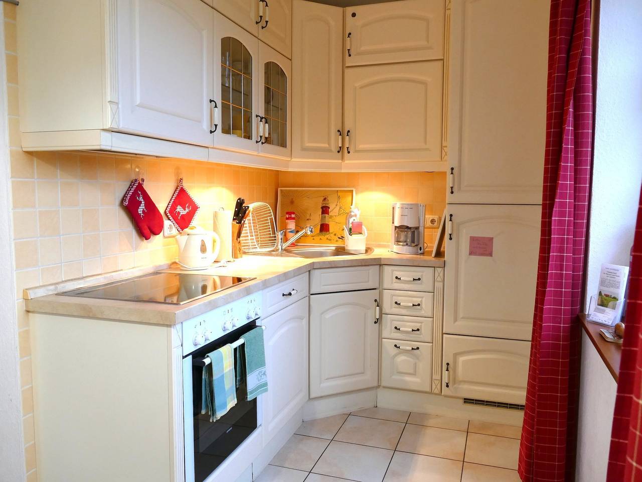 Apartamento entero, Apartamento 'Haus Achterwiek - Ferienwohnung' con terraza, jardín y wifi compartidos in Mahlzow, Wolgast