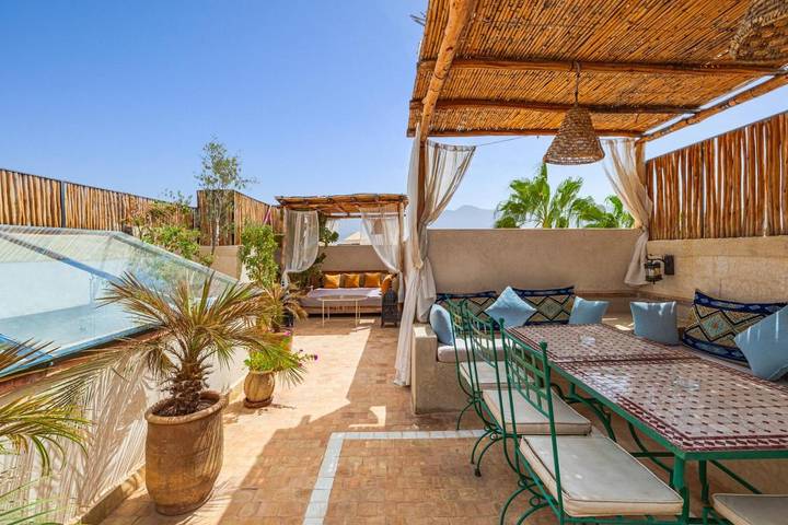 Villa pour 6 personnes, avec piscine ainsi que vue et balcon à Marrakech