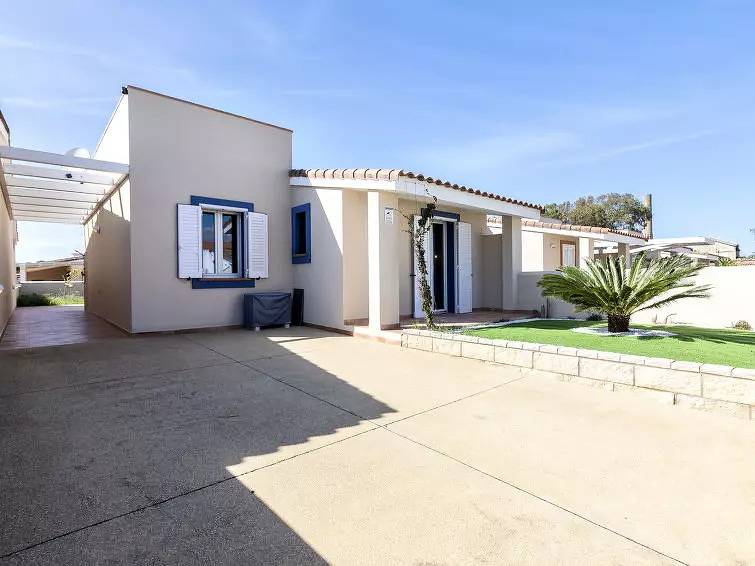 Villa de lujo con parking, terraza y aire acondicionado - 600m a Ammari Café, 700m a Valledoria in Codaruina/Valledoria, Valledoria