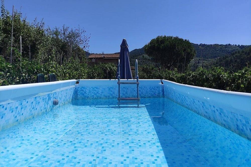 Rustico per 5 persone in una posizione tranquilla in Camaiore (Toscana), Riviera Toscana