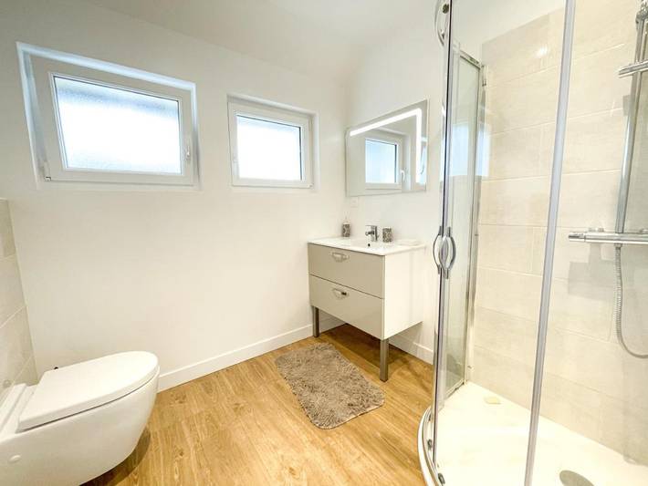 Gîte pour 9 personnes, avec vue sur le lac ainsi que piscine et jardin à Bavent - 4