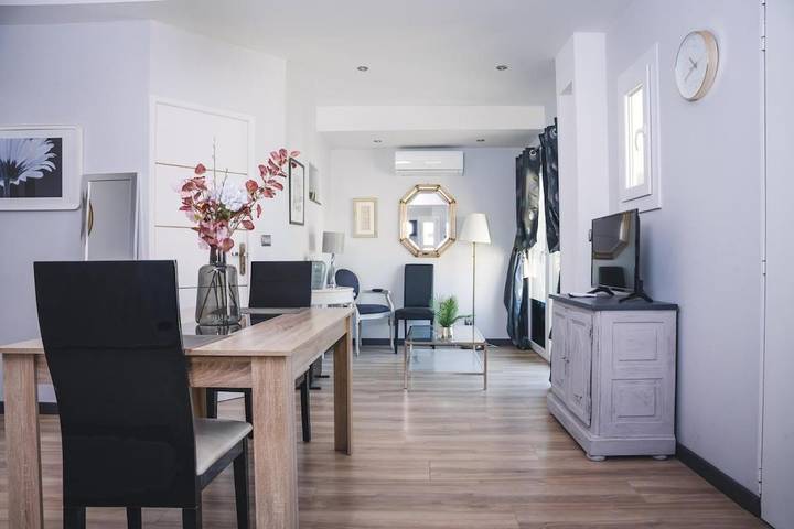 Gîte pour 2 personnes, avec Terrasse à La Boisse