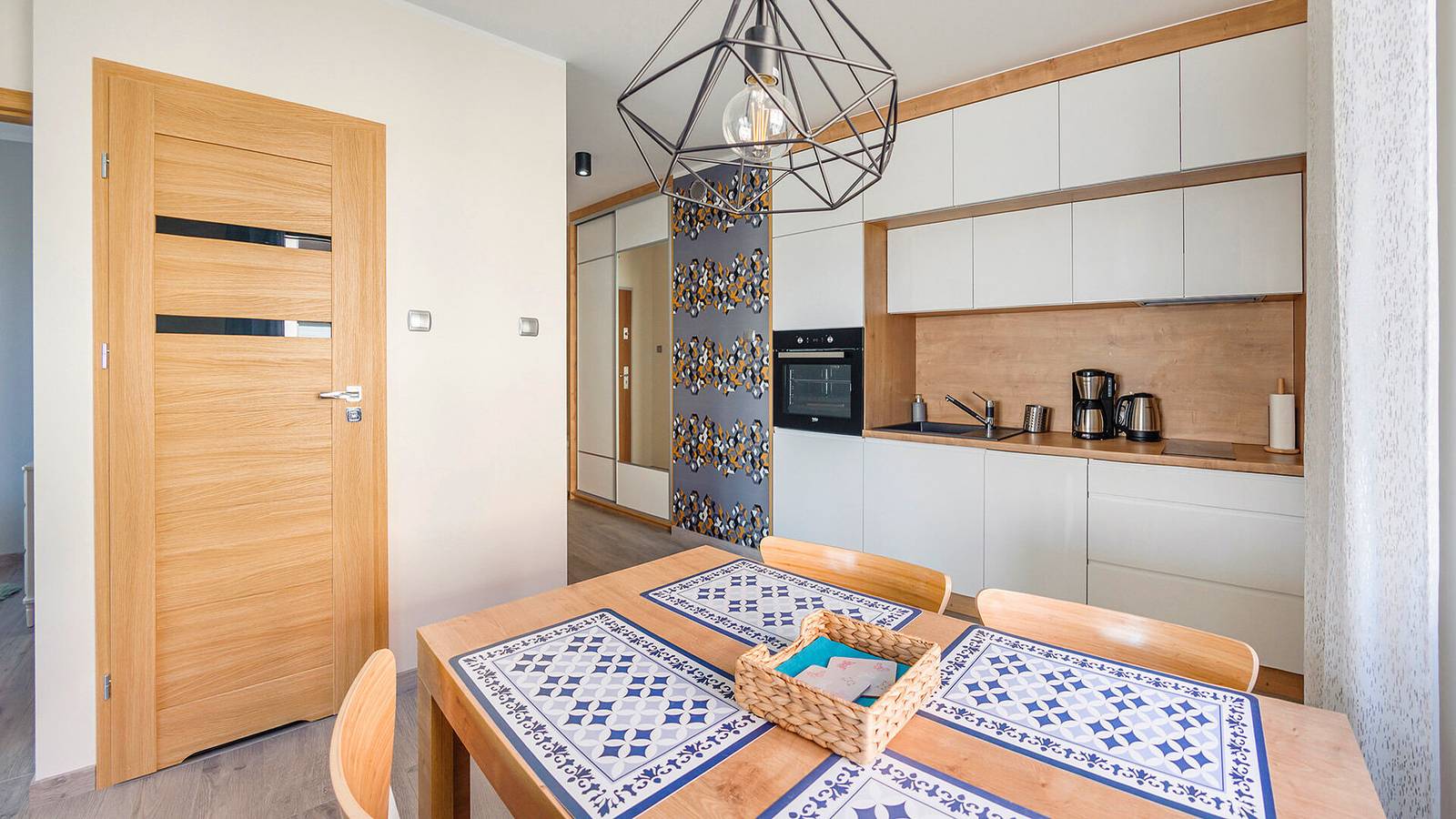 Cały apartament wypoczynkowy, Apartament wakacyjny dla 4 osób z balkon in Kołobrzeg, Morze Bałtyckie