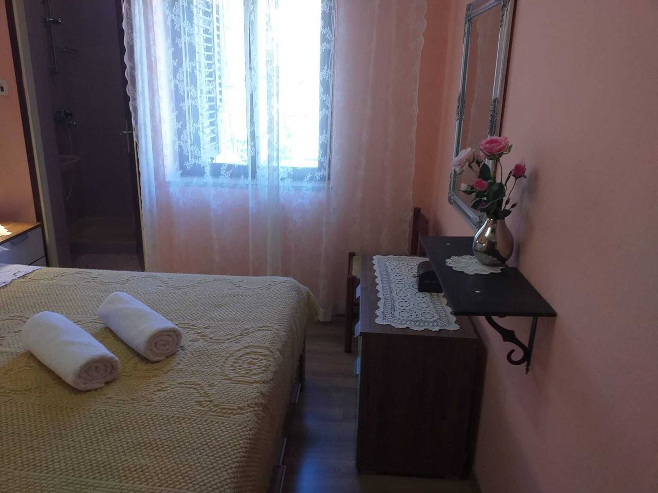 Entire apartment, Three bedroom apartment with balcony in Blato, Korcula