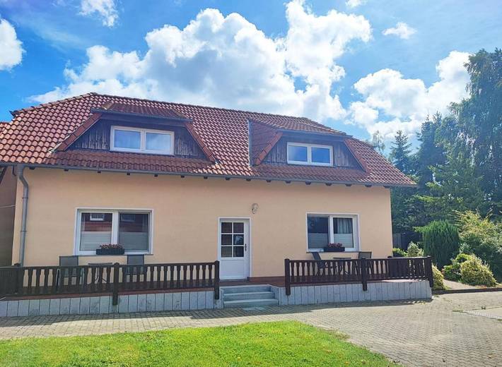 Ferienwohnung für 6 Personen, mit Terrasse und Garten in Sehlen