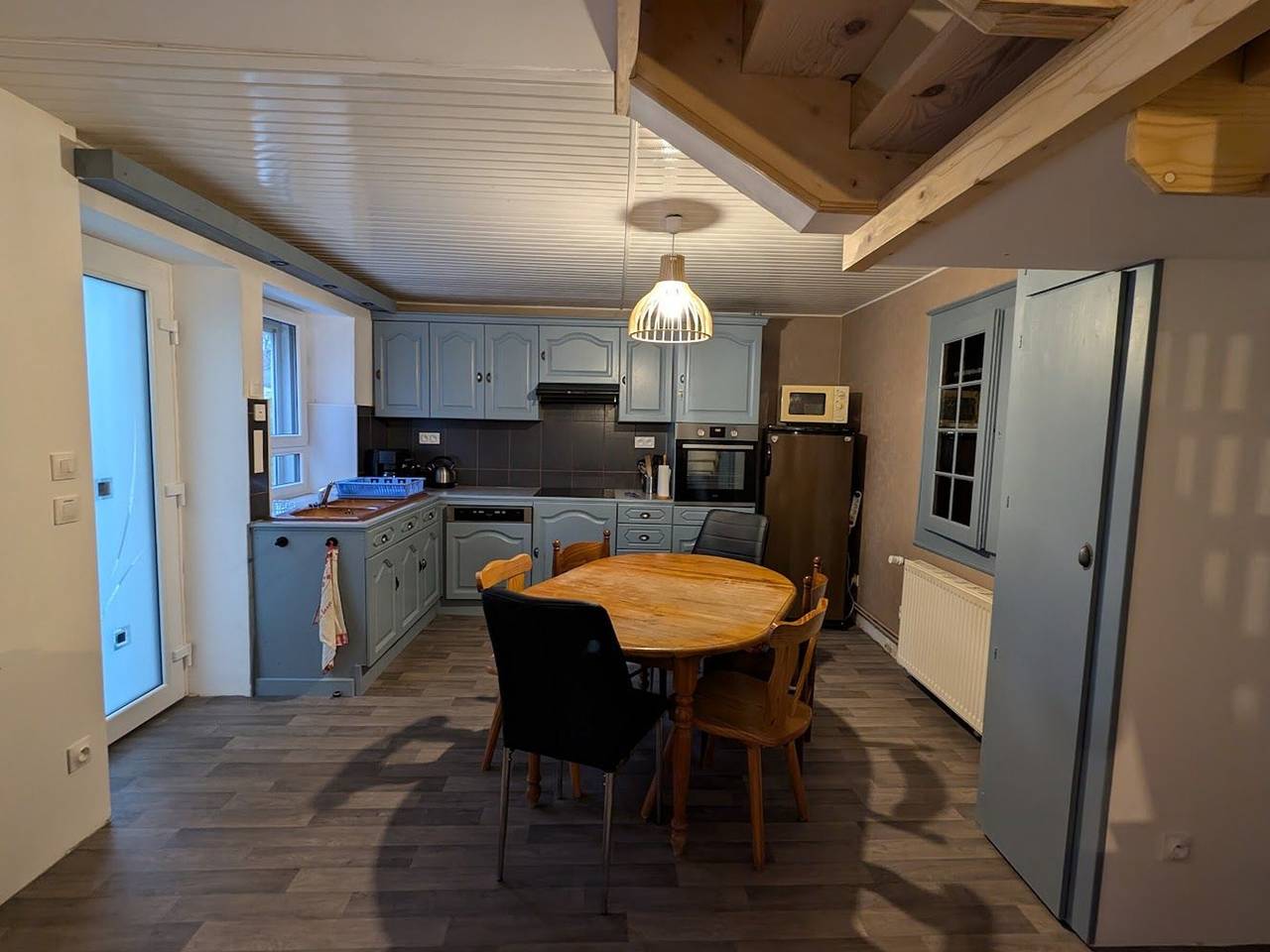 Cabaña cómoda en el bosque de Vôge con Wifi y aparcamiento in Trémonzey, Región de Épinal