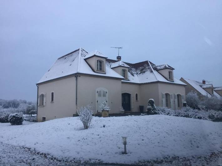 Location de vacances pour 14 personnes, avec Balcon ainsi que Terrasse et Vue dans Montcresson