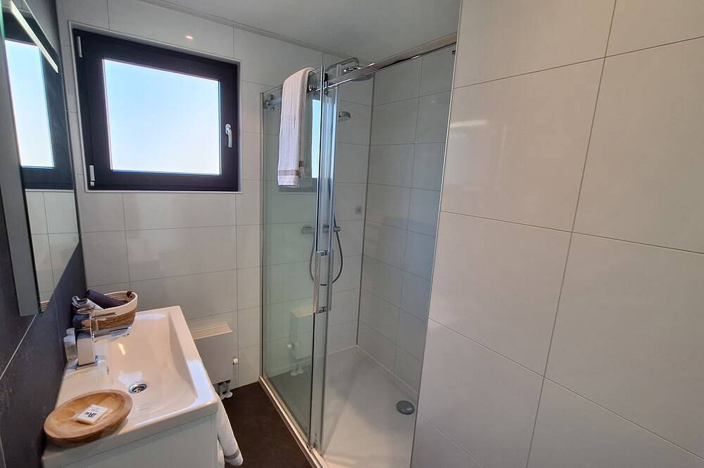 Chalet with 2 bedrooms and a terrace in Velsen-Zuid, Niederländische Nordsee