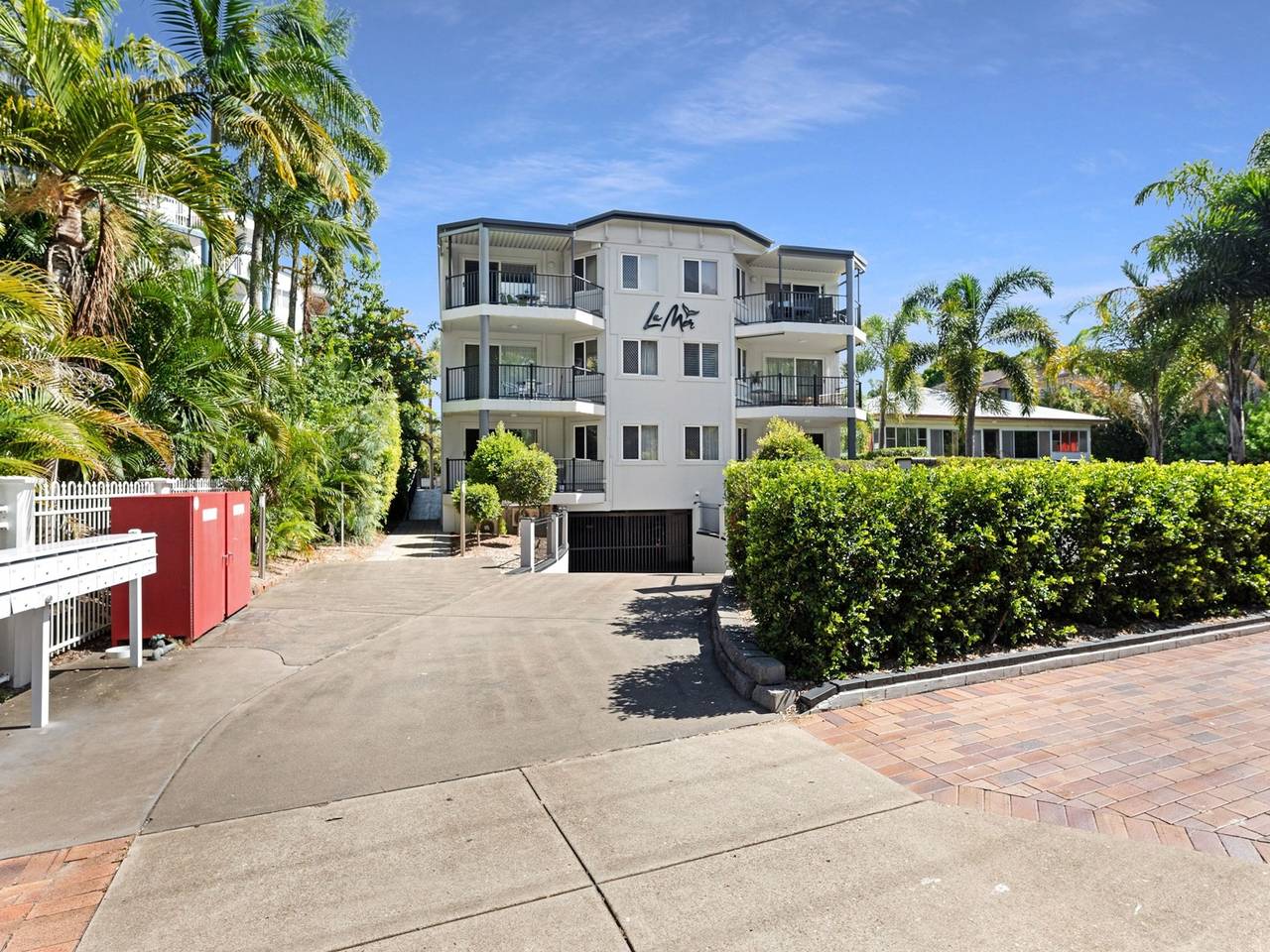 Entire apartment, 2-Bed Escape with Pool, Steps From Torquay Beach in Hervey Bay, Fraser Coast