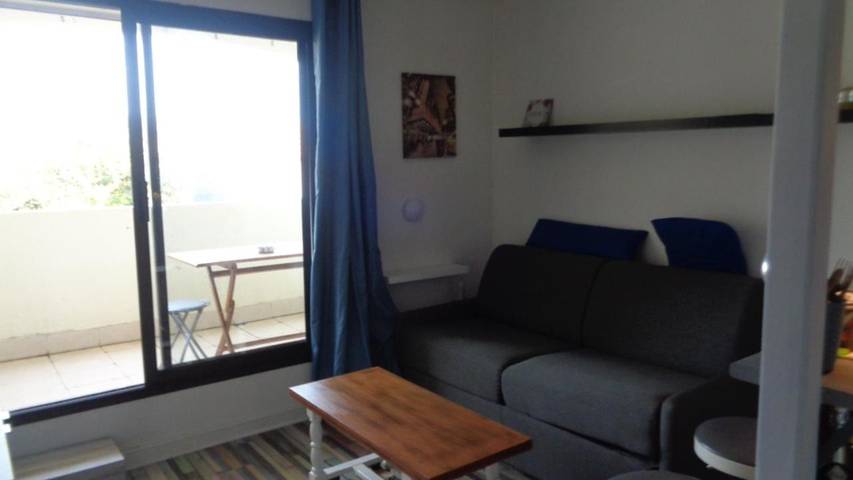 Gîte pour 3 personnes, avec vue ainsi que piscine et balcon dans Vert Bois - 2