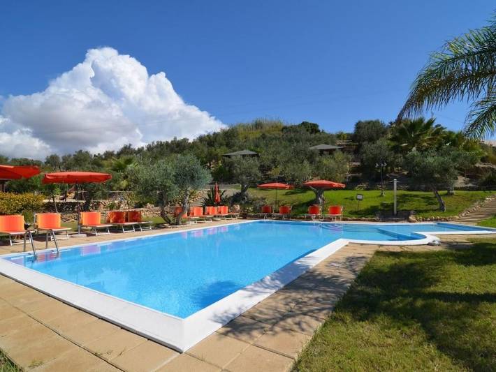 Apartamento de vacaciones para 6 personas, con vistas al lago y jardín además de terraza y piscina - 1