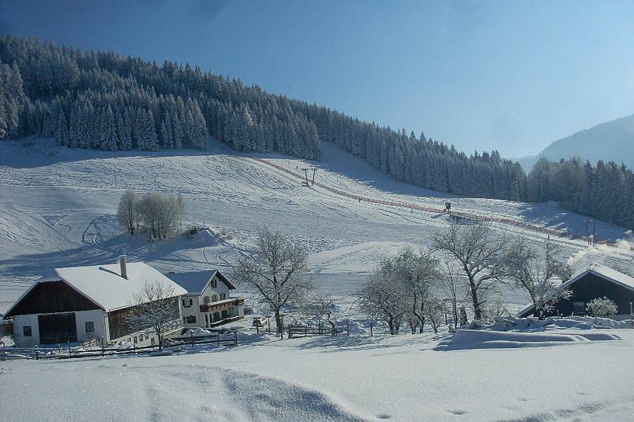 Urlaub am Bio-Bauernhof Moas - Doppelzimmer "Hetzkogel" mit Balkon in Lunz am See, Mostviertel Region
