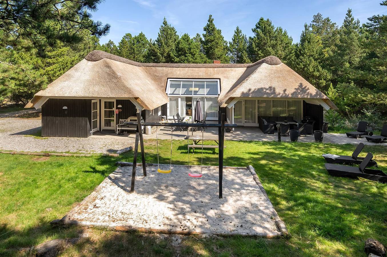 Nice home in Blåvand w/ Indoor swimming pool, Sauna and Wifi in Blavand, Varde