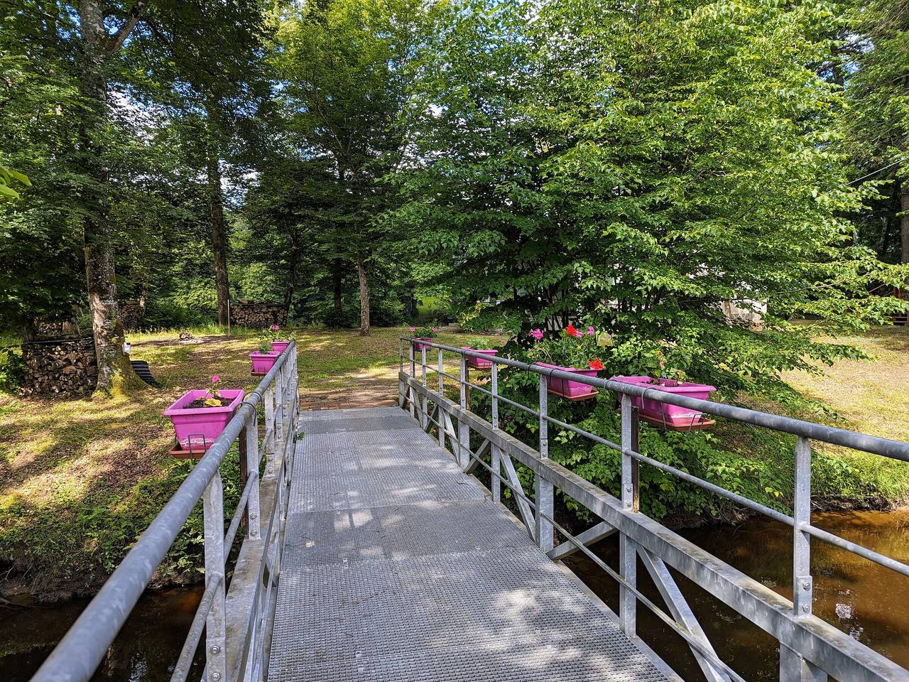Île privée en Berry - Paradis au bord de la rivière in Le Menoux, Région de Châteauroux