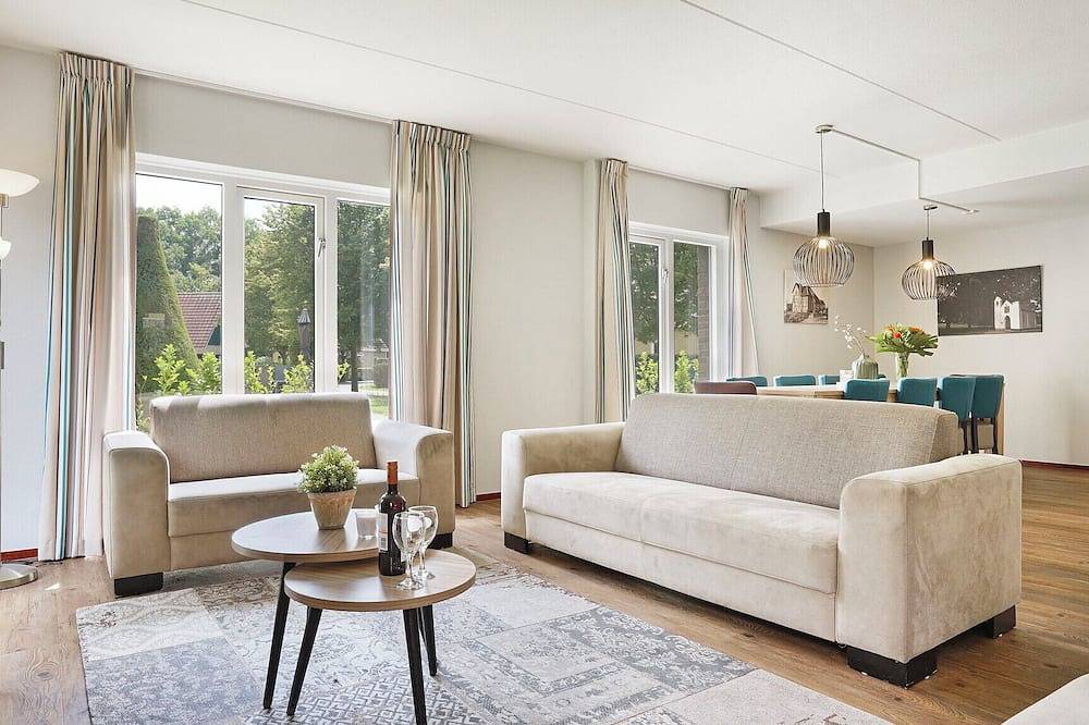 Luxury group bungalow for 10 people in Diessen, Nordbrabant