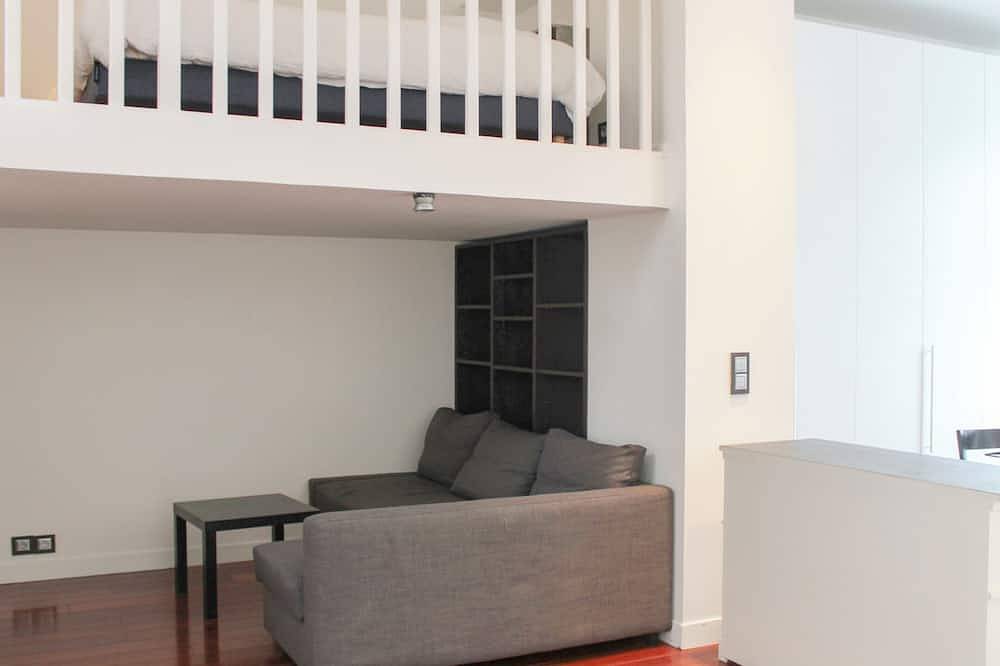 Apartamento entero, Studio with terrace 15 min by subway from Paris in Bois-Colombes, Altos del Sena