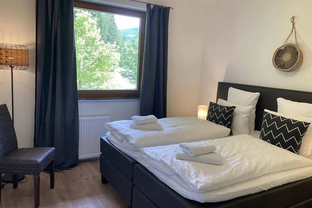 Ganze Wohnung, Ferienwohnung mit Privatstrand an einem Alpensee in Feld am See, Villach-Land