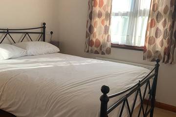 Log Cabin for 6 People in Purbeck Heritage Coast, South West England, Photo 1