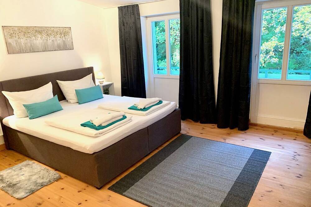 Ganze Wohnung, 130qm **** Superior Apartment - Deutsche Villa - mit gem. Sauna und Garten in Gehlsdorf, Rostock