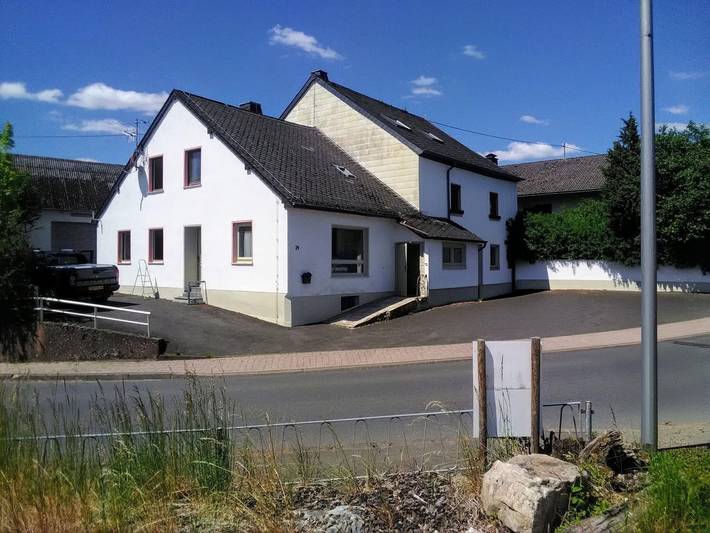 Ferienhaus für 22 Personen, mit Terrasse und Garten in Mützenich