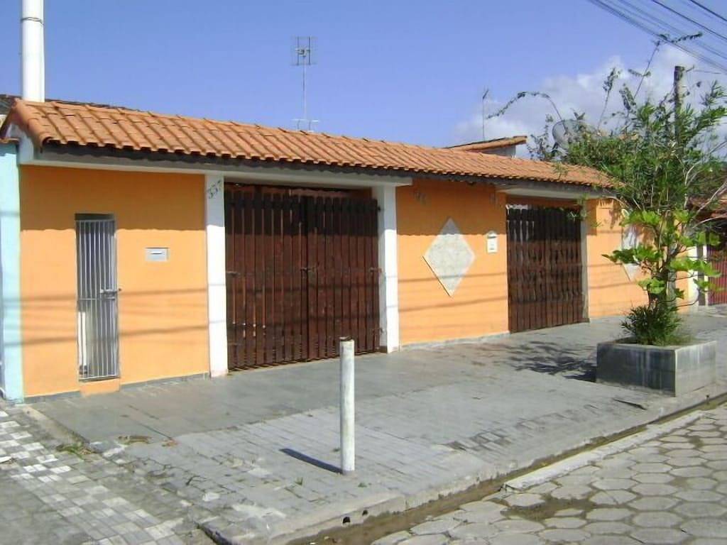 Komfortables und luftiges Haus in Mongaguá Ideal für Familien mit flexiblen Zeiten in Mongaguá, Baixada Santista