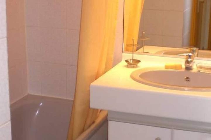 Gîte pour 6 personnes, avec terrasse et jardin, animaux acceptés à Jausiers - 4