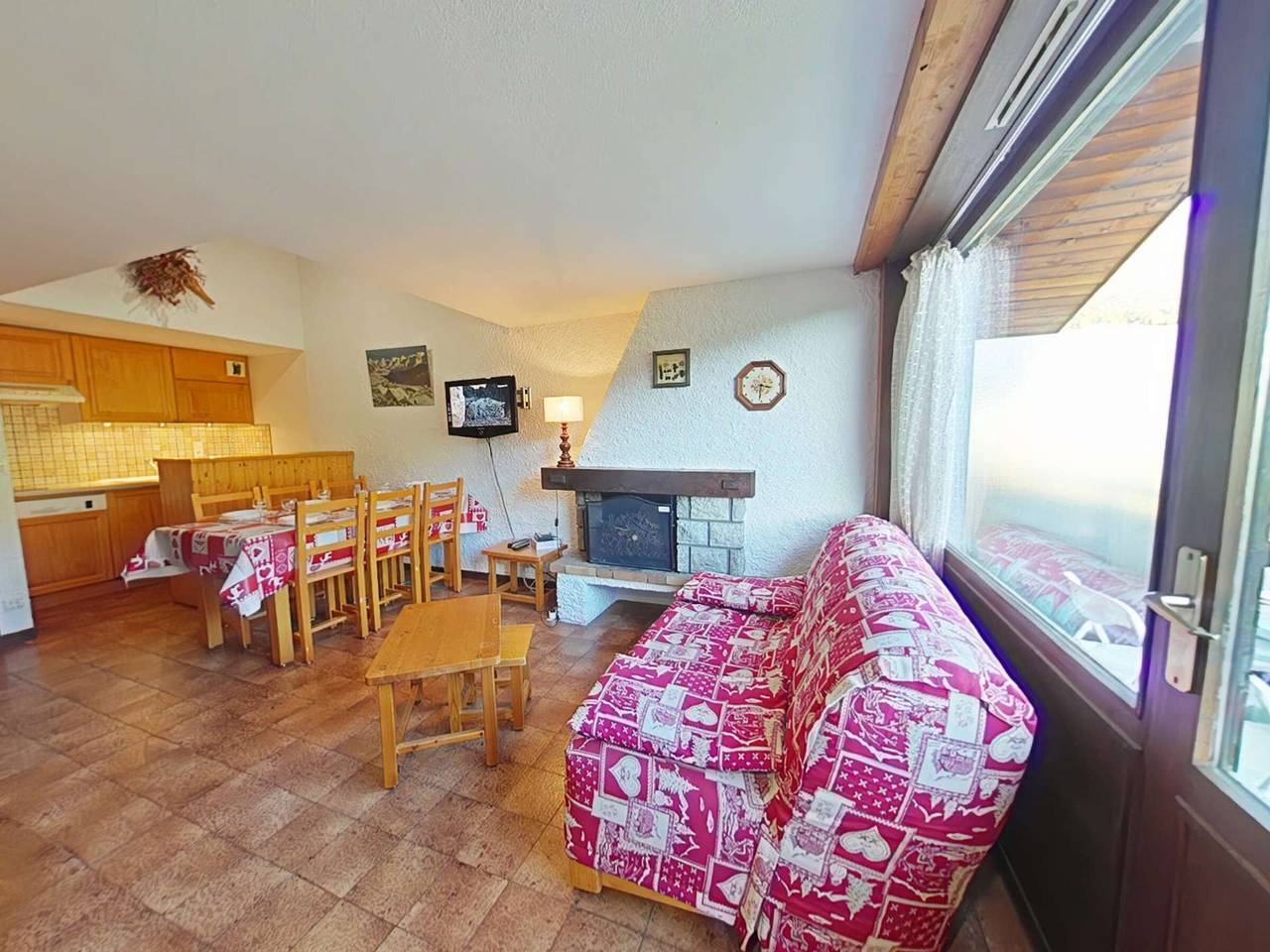 Ganze Wohnung, 3-Zimmer/6 Personen Apartment mit Kamin und überdachtem Parkplatz in Chinaillon, Le Grand-Bornand