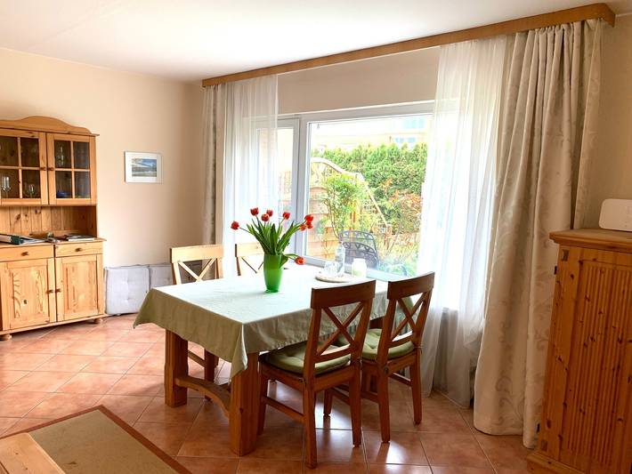Ganze Wohnung, Ferienwohnung Schmidt Haffkamp" mit privater Terrasse, privatem Garten und Wlan in Grömitz, Ostholstein