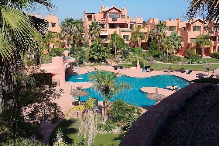 Apartamento de vacaciones para 5 personas, con piscina y jardín además de balcón y sauna - 1