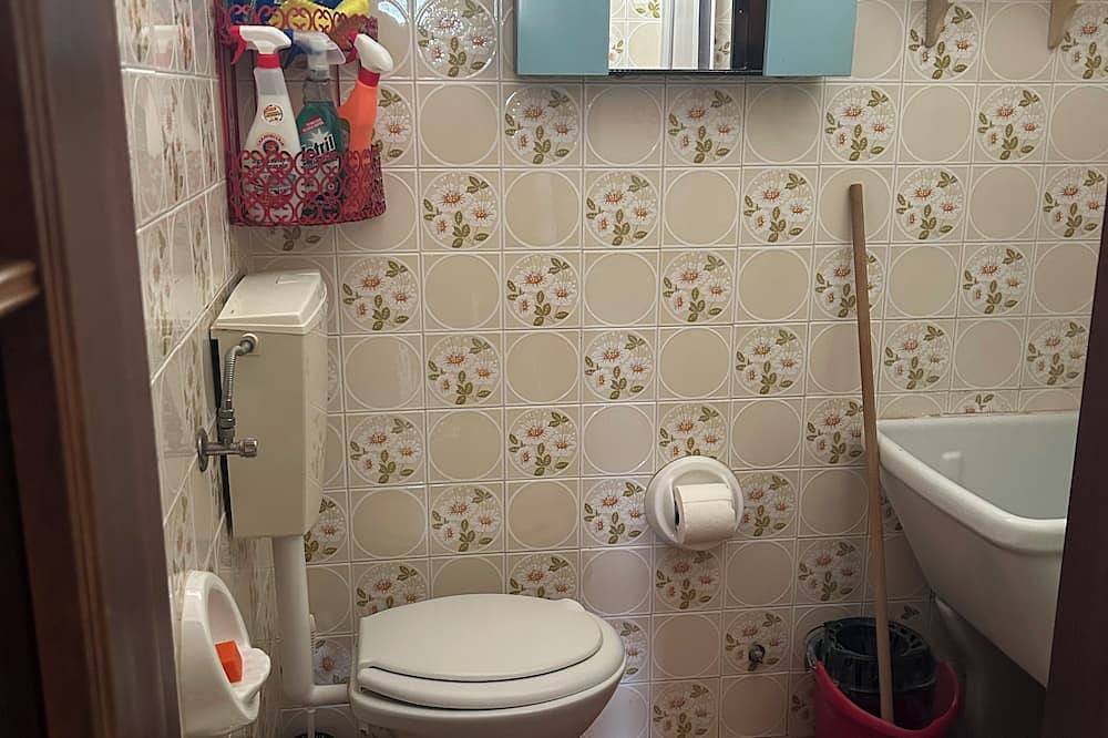 Apartamento entero, Saturn vacation home.  It is located within walking distance of the sea, 150 meters from the center in Milazzo, Provincia de Messina