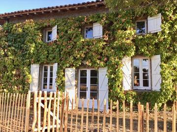 Gîte pour 10 personnes, avec jacuzzi et sauna ainsi que terrasse et balcon/terrasse, animaux acceptés dans Haute-Garonne