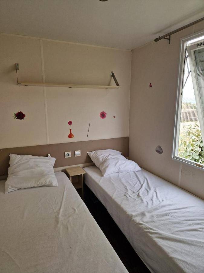 Camping pour 6 personnes, avec terrasse et piscine, animaux acceptés à Sète - 2