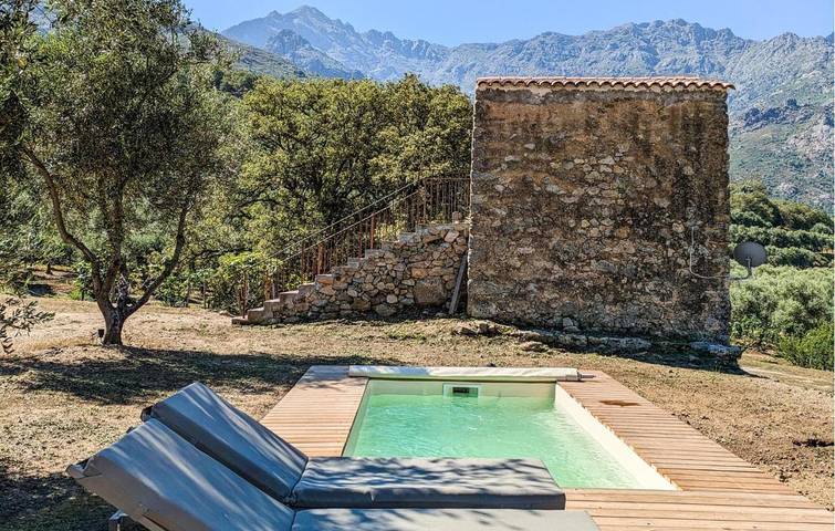 Location de vacances pour 2 personnes, avec piscine à Feliceto