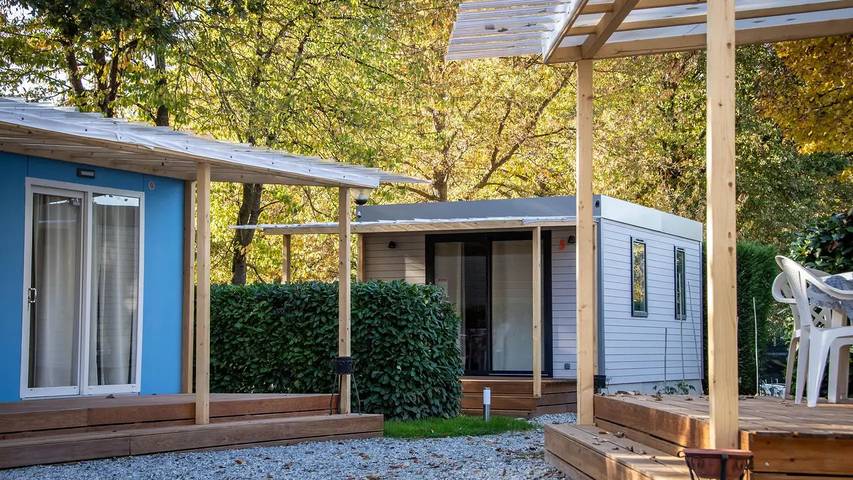Casa vacanza per 4 persone, con sauna e idromassaggio nonché terrazza e piscina, con animali domestici ad Alba