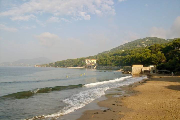 Location de vacances pour 4 personnes, avec jardin et terrasse à Hyeres