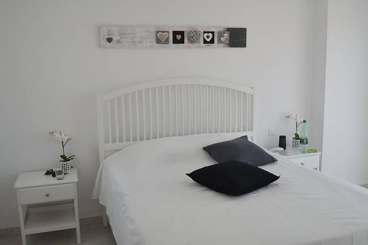 4 Schlafzimmer Haus am Meer mit Pool 2 Schritte von Sabinillas (Estepona) in Playa Ancha, Casares