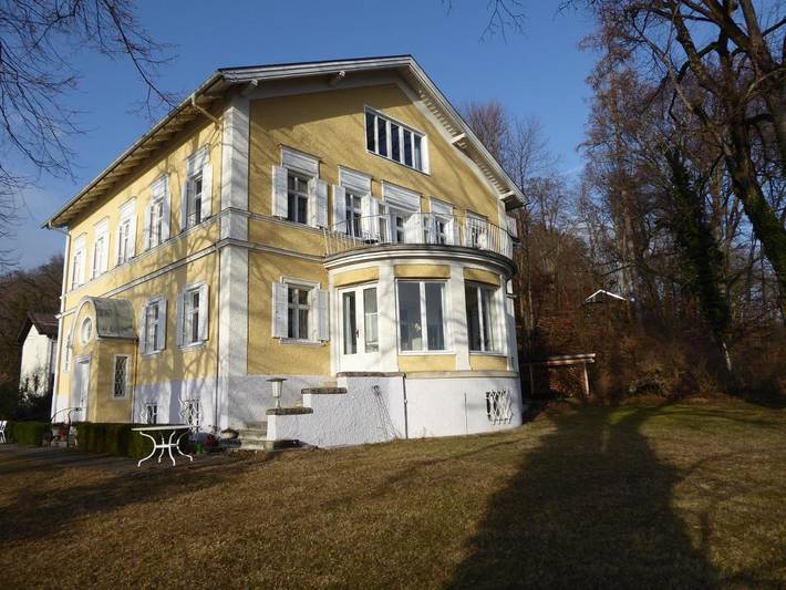 Ferienwohnung für 4 Personen, mit Balkon und Terrasse sowie Garten und Ausblick