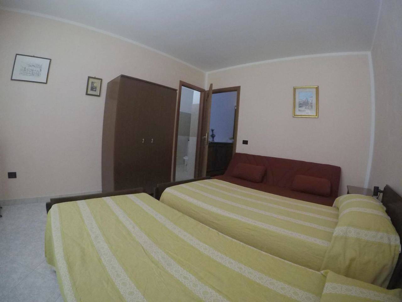 Double Room with Private Bathroom in Bosa, Planargia