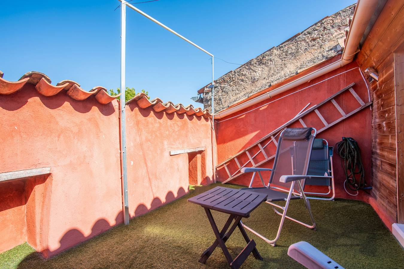 Provençal Escape at Mas J des Sens: Charm and Comfort in the Heart of Provence in Le Val, Brignoles region