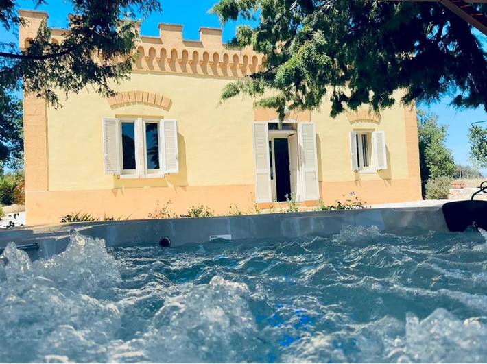 Villa pour 6 personnes, avec Jacuzzi et Terrasse ainsi que Jardin et Vue à San Bartolomeo