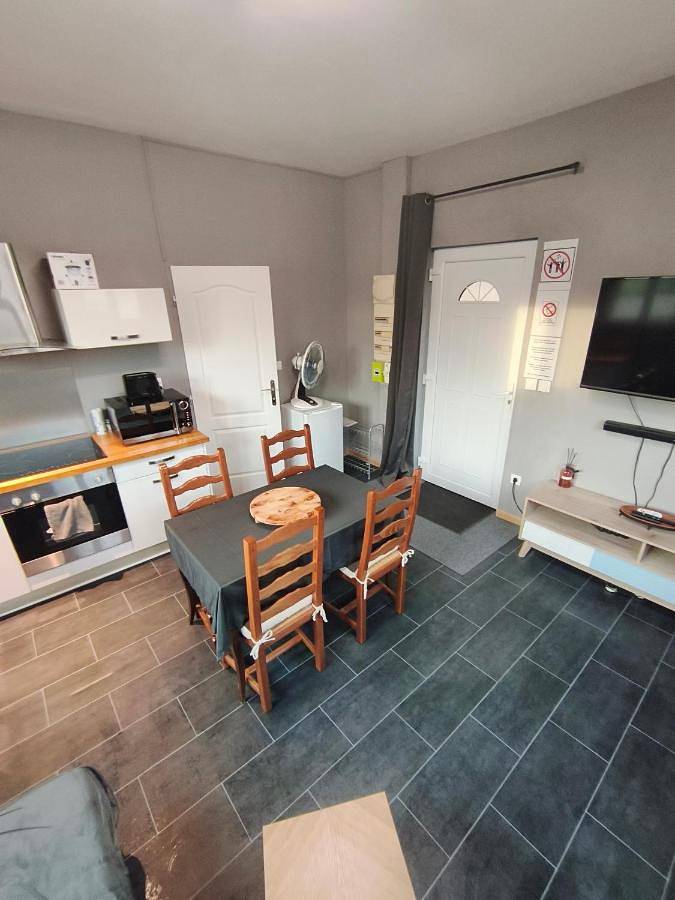 Appartement entier, One-Bedroom Apartment in Châlons-en-Champagne, Marne