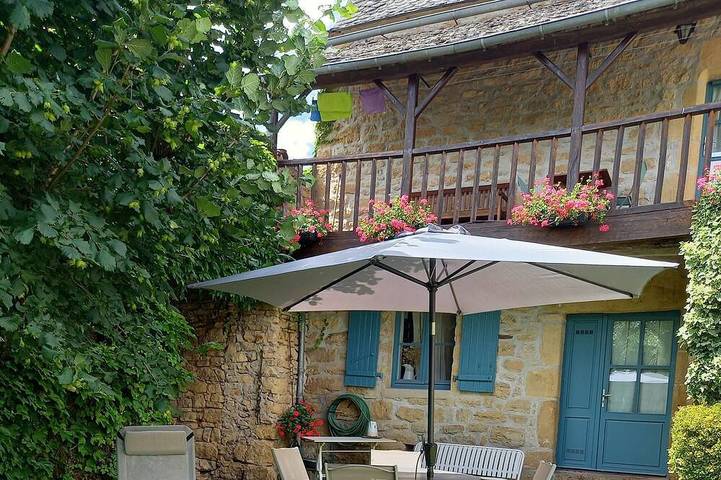 Gîte pour 2 personnes, avec jardin et balcon à Coubisou