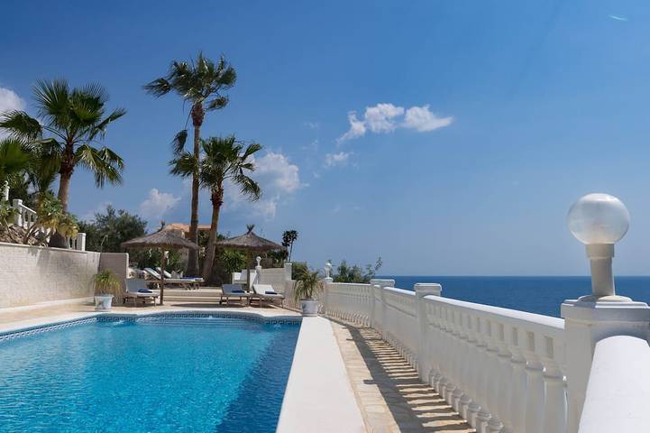 Villa pour 8 personnes, avec balcon ainsi que jardin et jacuzzi à El Campello