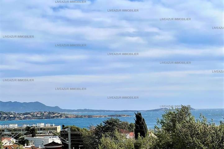 Gîte pour 6 personnes, avec terrasse dans Gare De Bandol