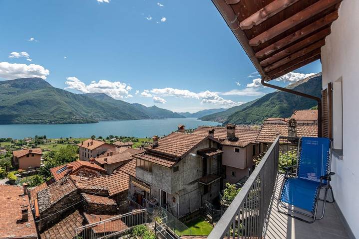 Casa vacanza per 6 persone con terrazza in Taiana, Gravedona ed Uniti