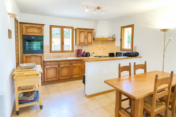 Location de vacances pour 6 personnes, avec Terrasse et Piscine à Quinson - 3