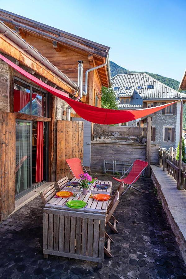 Appartement entier, Charmante maison en pierre du Queyras - espace et luminosité in Abriès, Queyras