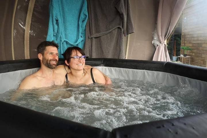 Gîte pour 4 personnes, avec jacuzzi et bassin pour enfant ainsi que piscine et jardin dans Montpouillan - 2