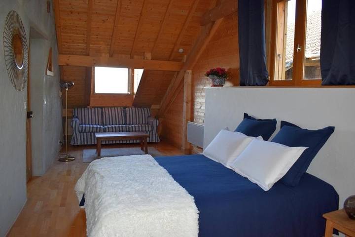 Chambre d’hôte pour 4 personnes, avec terrasse ainsi que vue et jardin