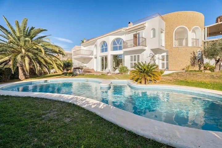 Chalet para 8 personas, con vistas y jardín además de piscina y terraza - 1